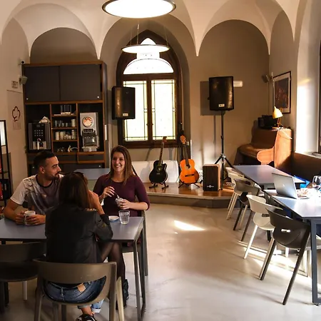אכסניה Babila & Bistrot *
